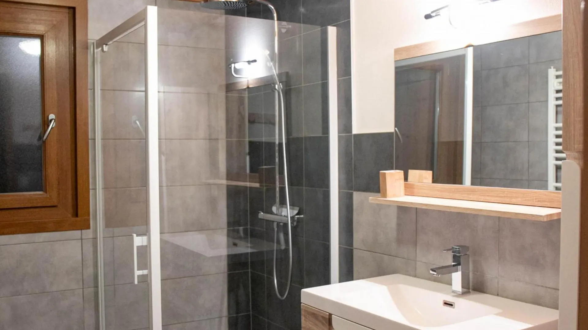 Charmant Apt 2 Ch, 6 Pers, Balcon Sud, Pres Remontees, Wi-Fi, Parking Prive - Fr-1-671-53 Les Gets 0*,  France